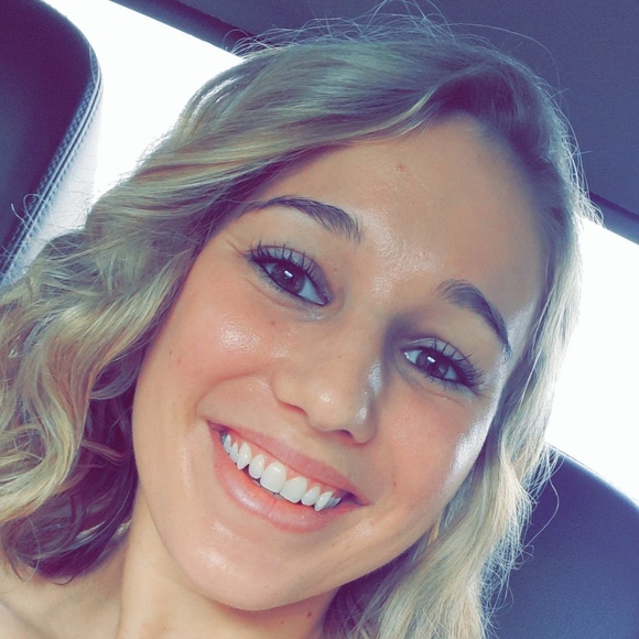 Meet your Posher, Elizabeth - Picture 1 of 1